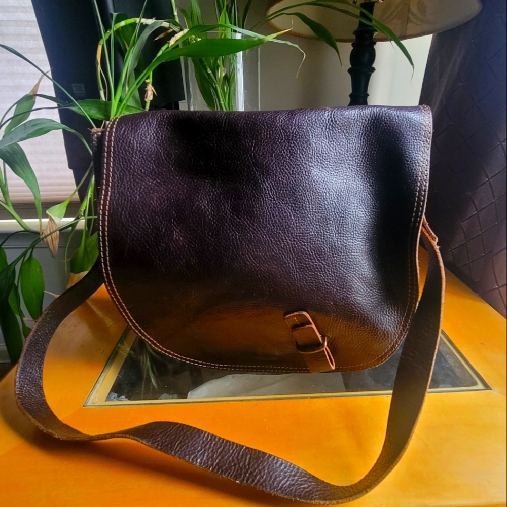 DKNY Vintage Leather Messenger bag
